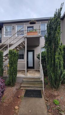 SEPTEMBER RENT SPECIAL! 2 Bed, 1 Bath Condo Near Downtown Greenville Available – photo 1
