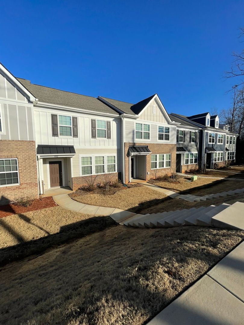 Travelers Rest House: 408 Couchell Place