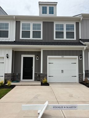 Brand new home in the desirable Mauldin location!! AVALIABLE NOW!