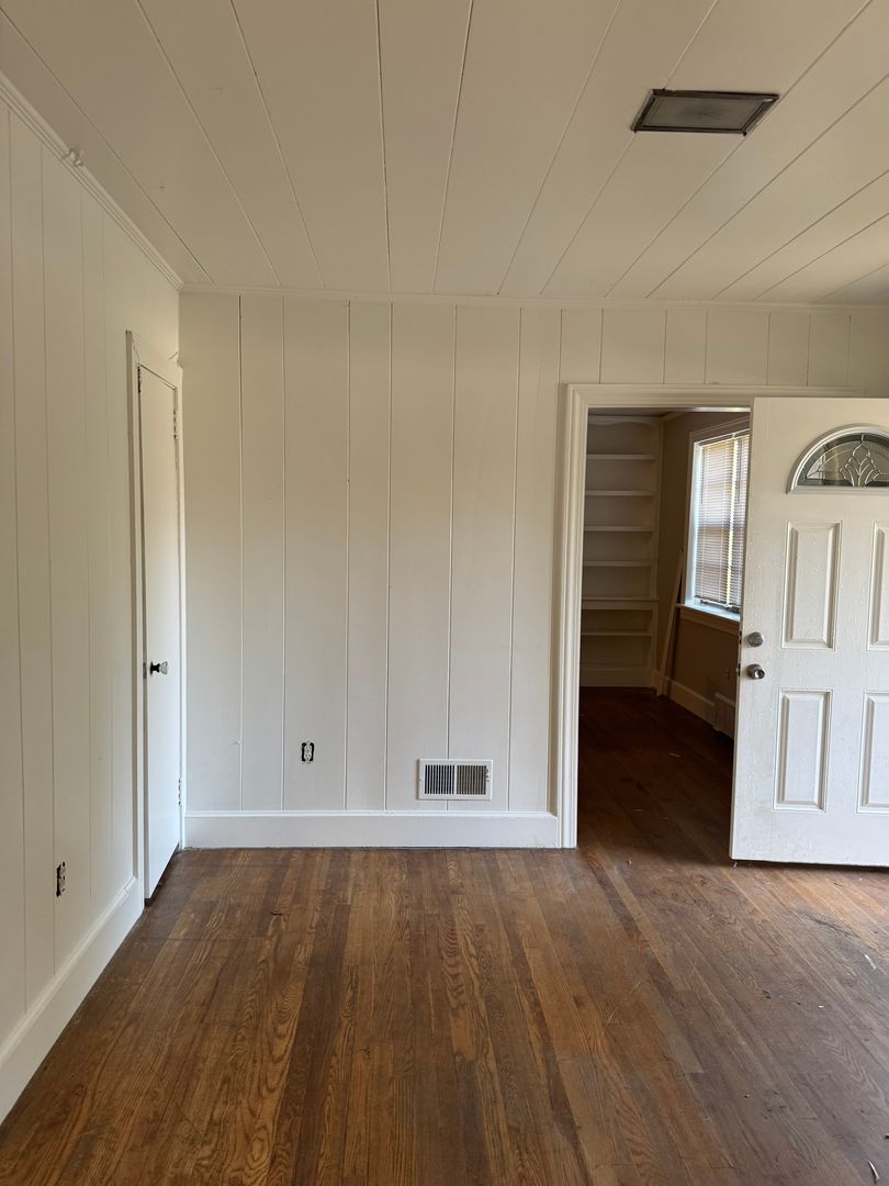 Greenville House: 2408 A Augusta Street