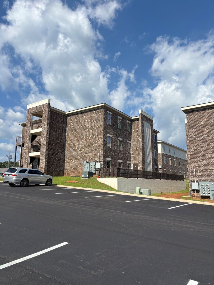 Troy Apartment: 101 Center St.