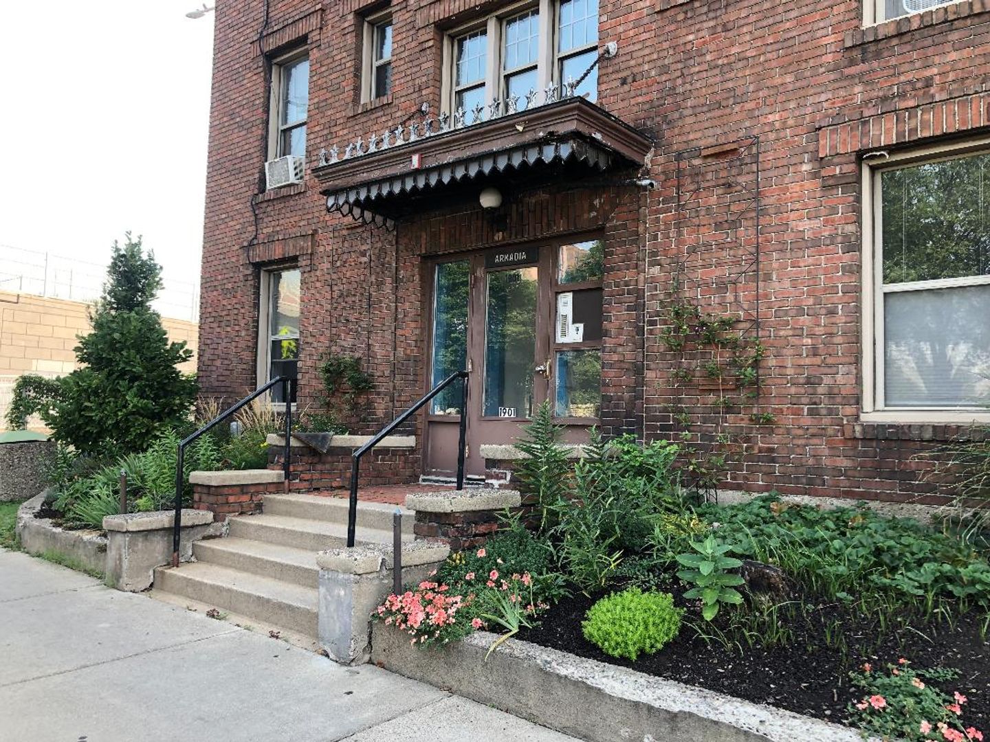 Minneapolis Apartment: 1901 Lyndale Ave S