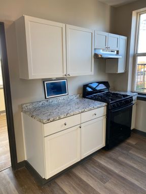 3 Bedroom Fully Remodeled! – photo 1