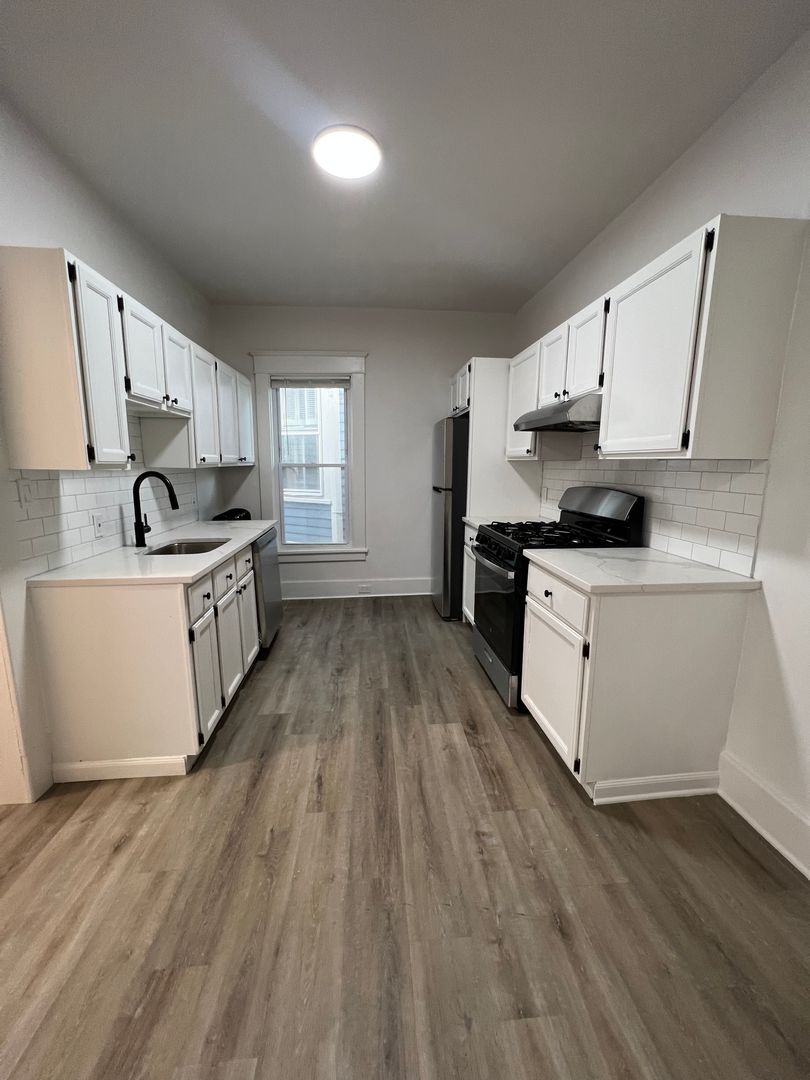 Buffalo Apartment: 159 College Street