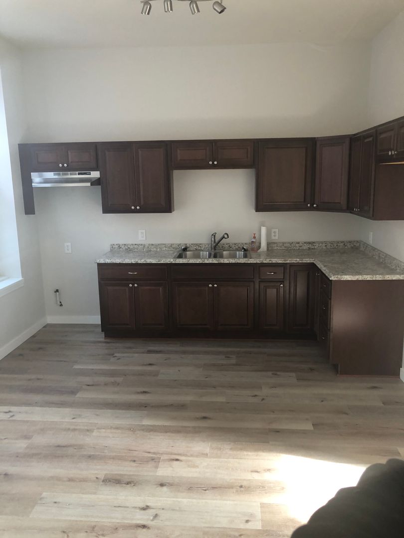 Buffalo Apartment: 1920 Niagara Street