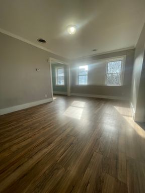 Fully Renovated Comfortable Studio Apartment Home! – photo 1
