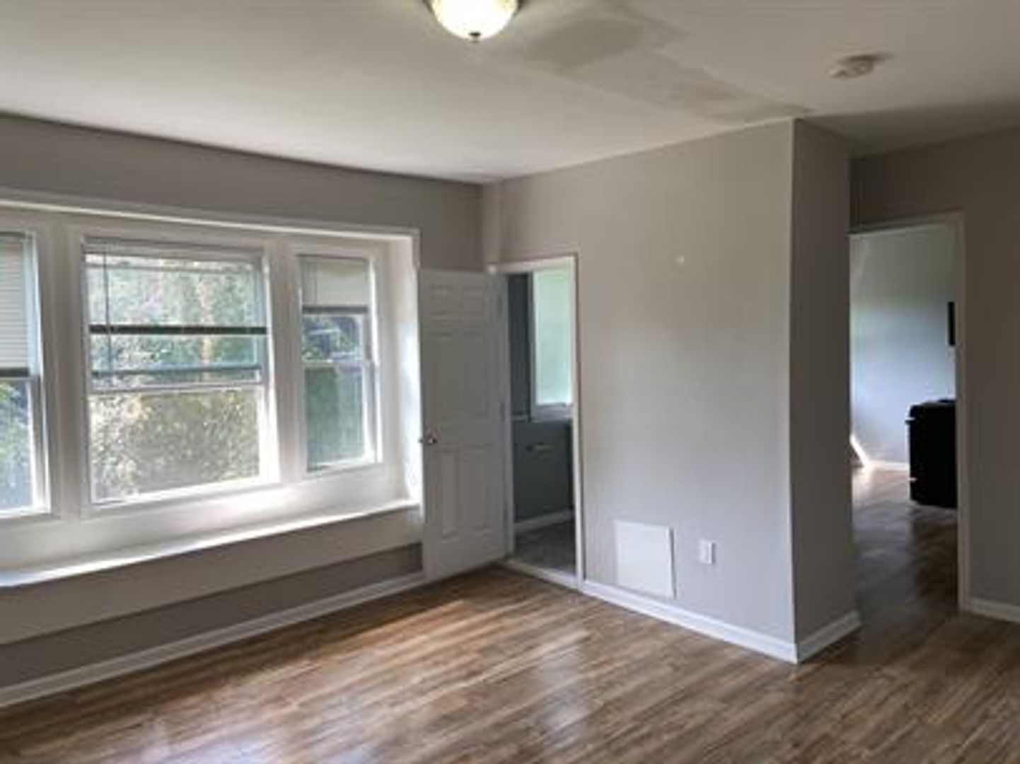 Rochester Apartment: 1055 South Plymouth Avenue