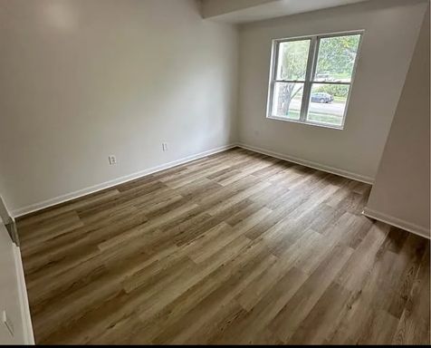 Walk to UB North | 2 Bedroom Apartment