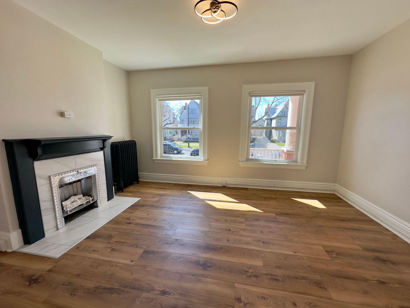 Buffalo Apartment: 273 Richmond