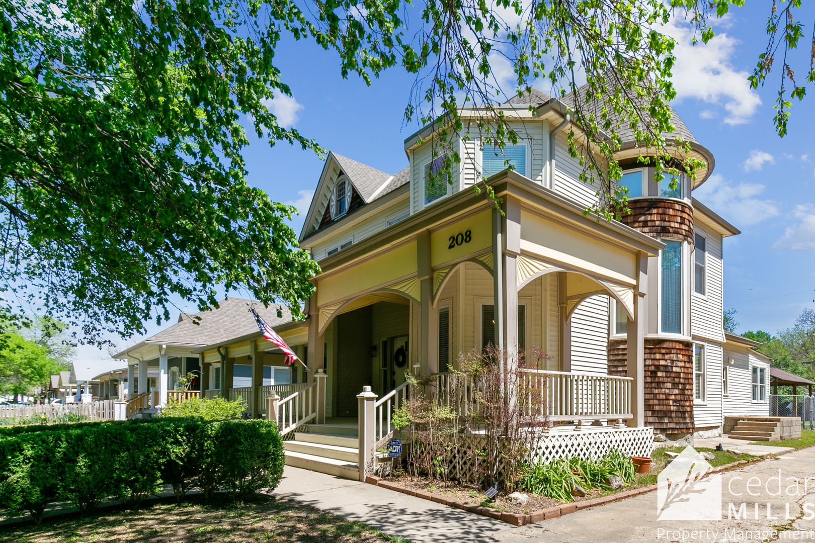 EXTRAORDINARY historic rental opportunity in Delano!!!!!! 