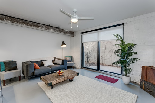 Beautiful Fully Furnished Loft walking distance from Nfatzger Park! All bills paid! – photo 1
