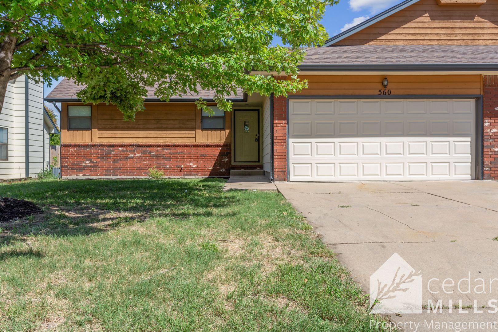 Andover House: 560 W 3rd