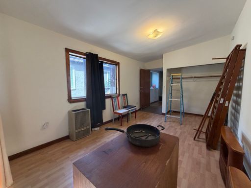 Cat-Friendly 1BD with Shared Bath and Backyard – photo 1