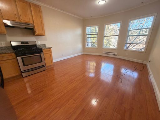 1 Bed Apt with High Ceilings Near MacArthur BART – photo 1