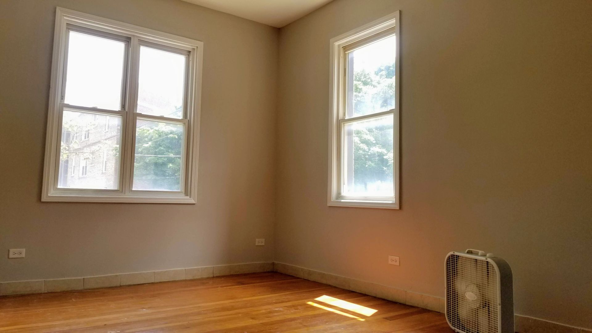 Chicago Apartment: 4764 N. Virginia, #101