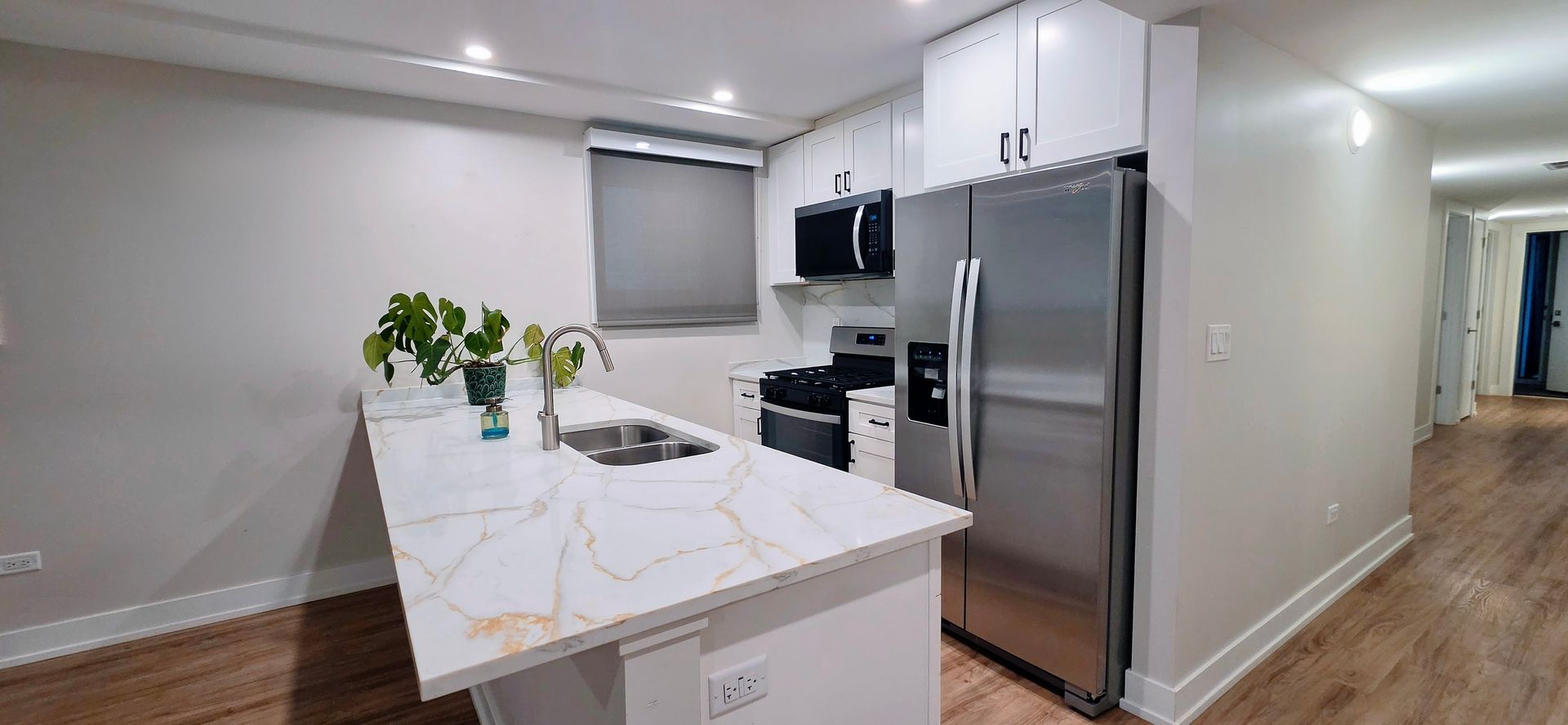 Chicago Apartment: 2230 W Wilson Ave