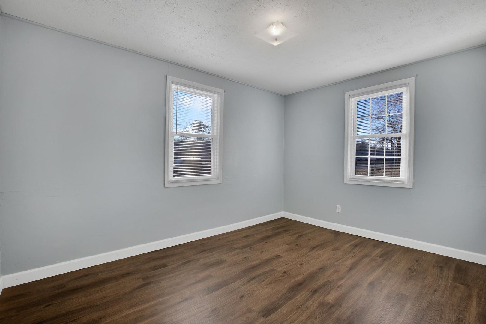 1201 Davis Street 7 of 12
