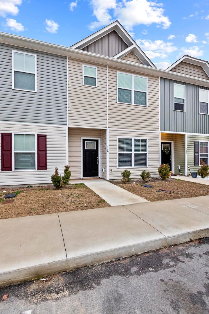 Holly Ridge Townhome: 159 Buckhorn Avenue