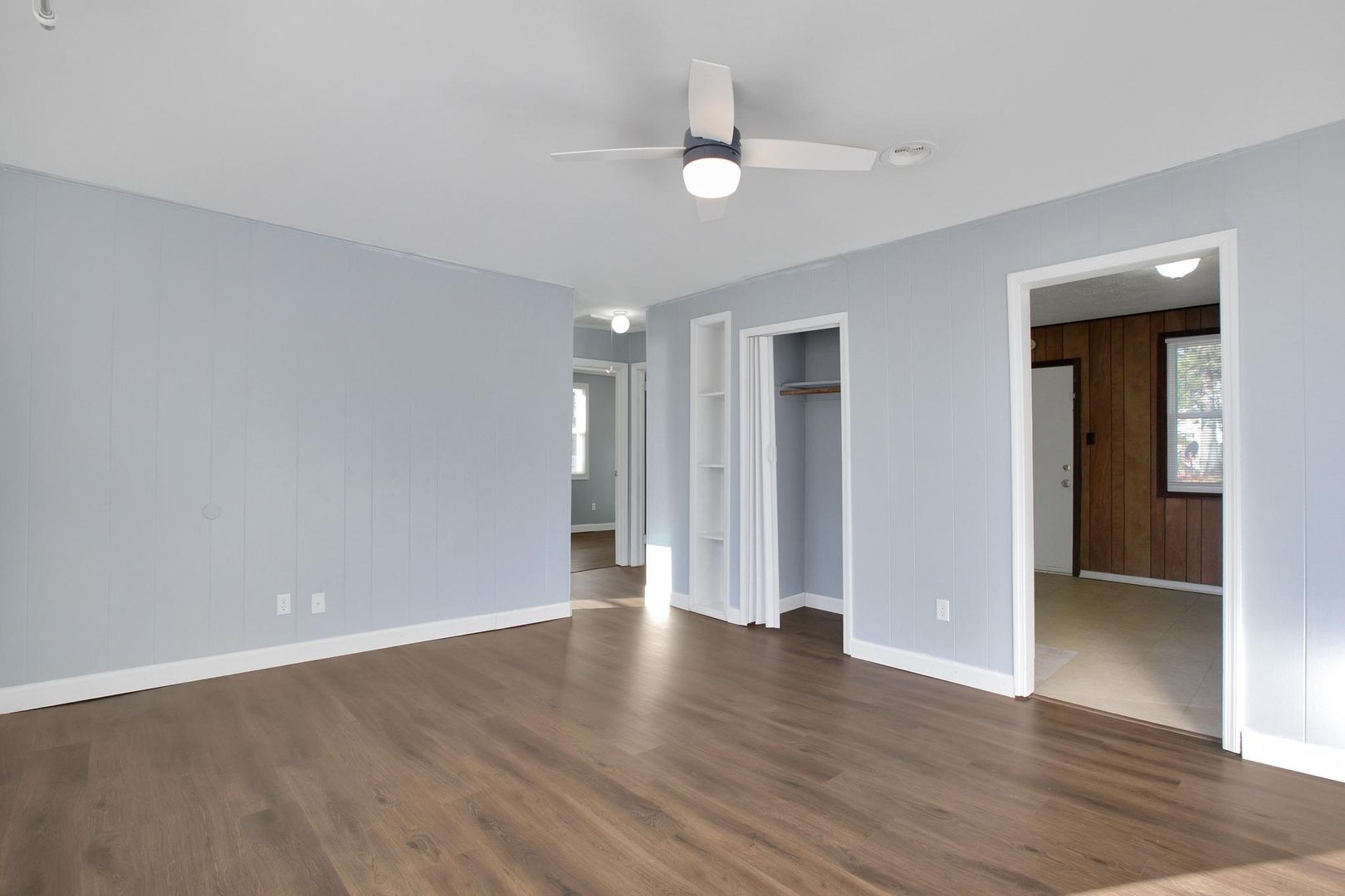 1201 Davis Street 2 of 12