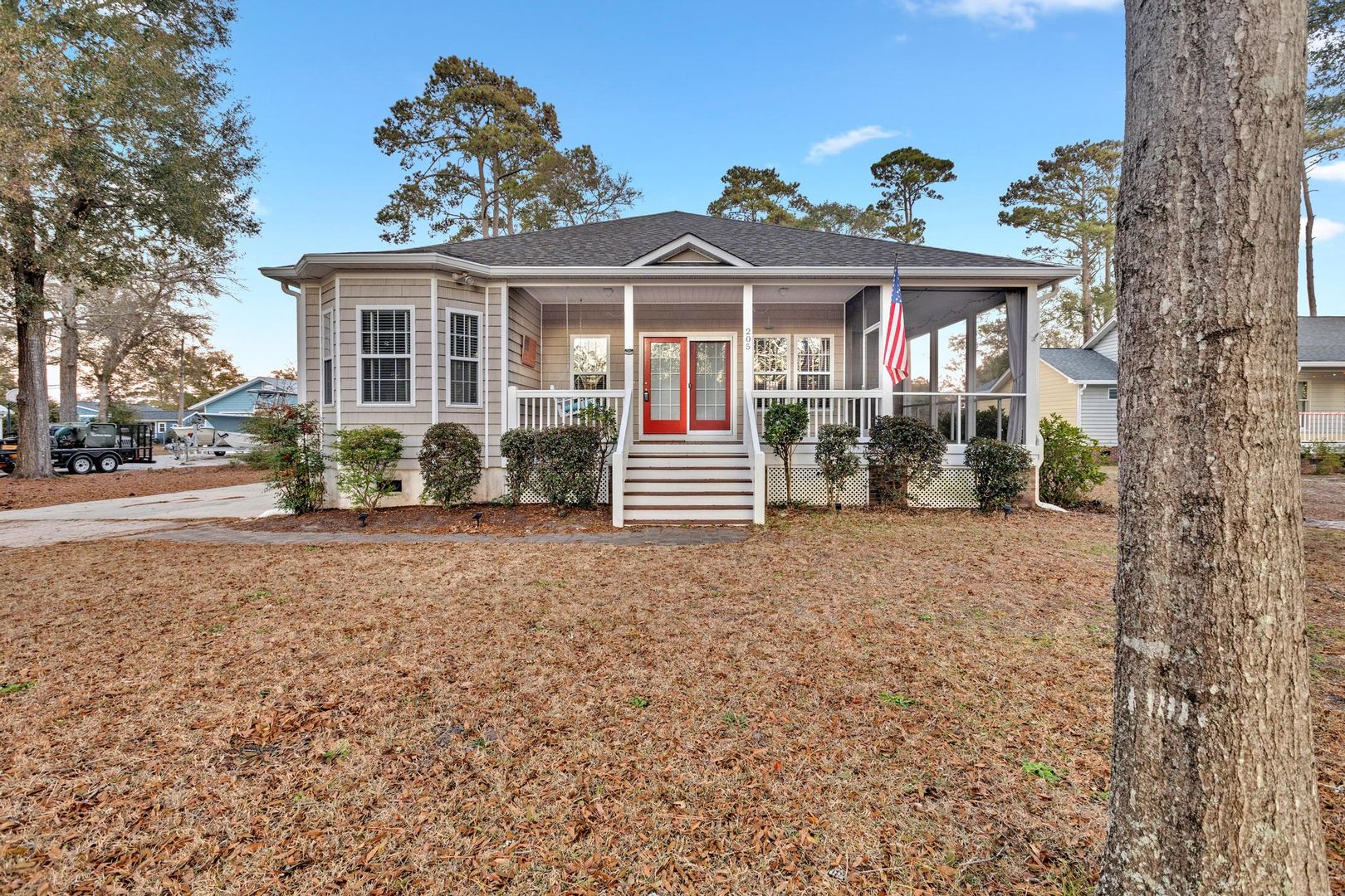 Cape Carteret House: 205 Dolphin St