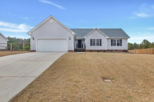 Modern Farmhouse Style with LARGE fenced yard – photo 1