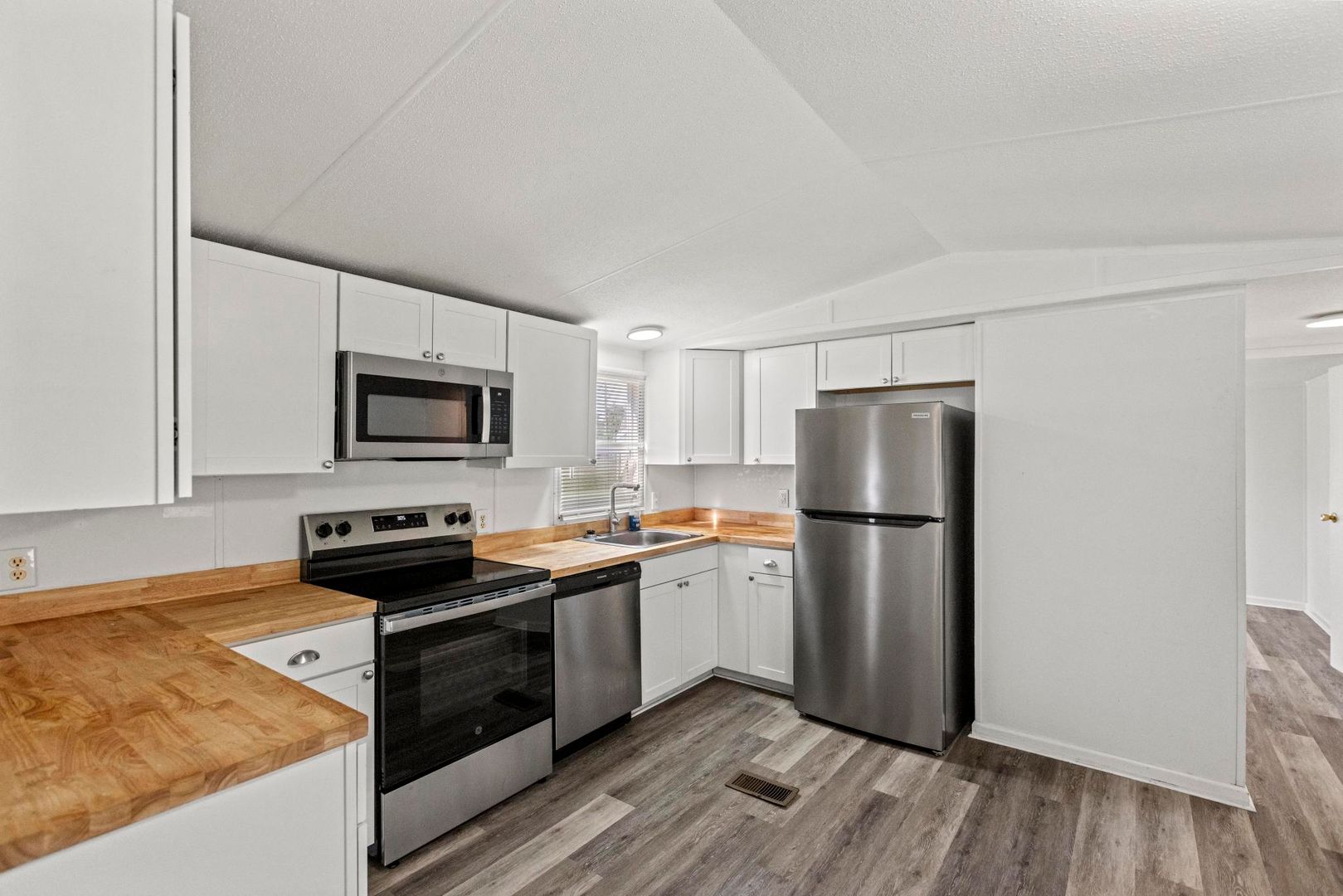 185 Justice Road 5 2 of 12