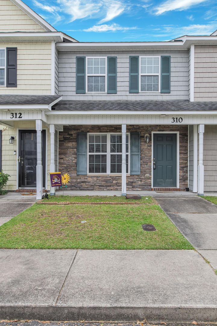 Jacksonville Townhome: 310 Caldwell Loop