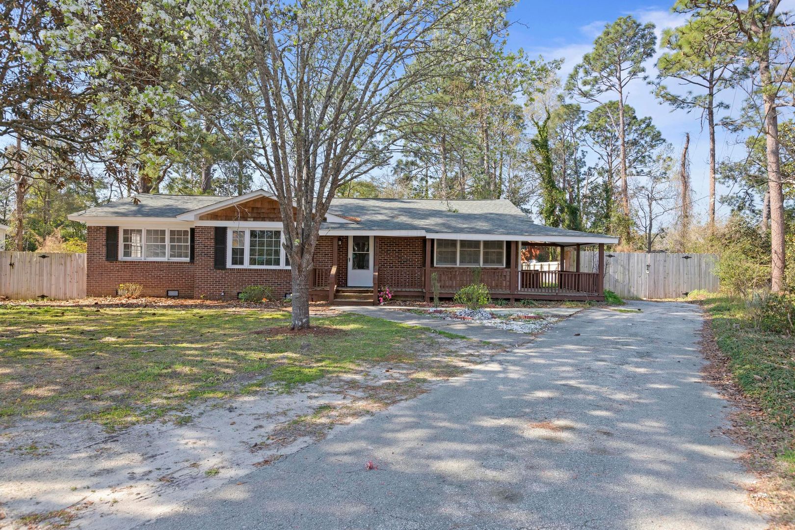Wilmington House: 5410 Rollin Road