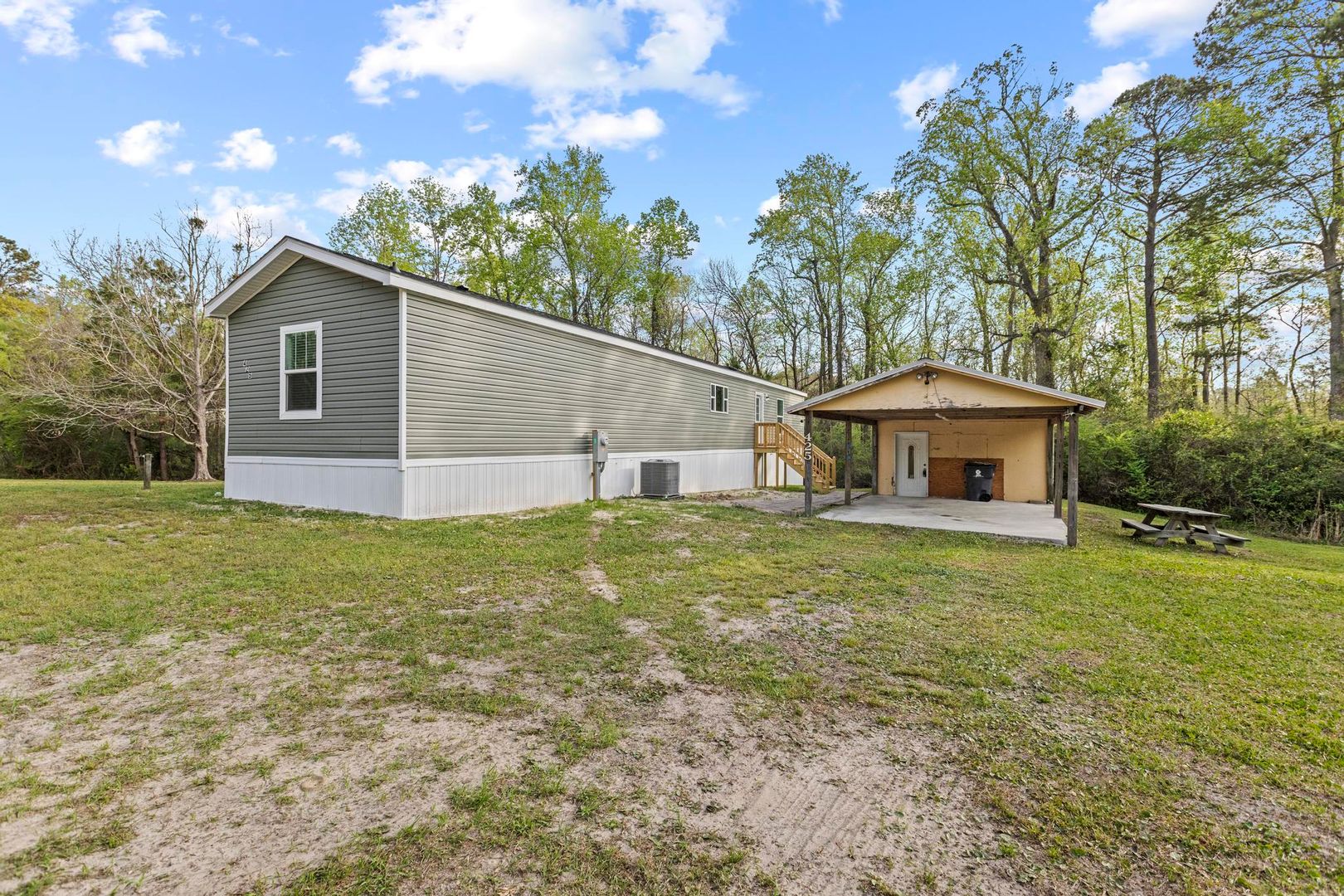 Hampstead House: 425 Becky's Creek Road