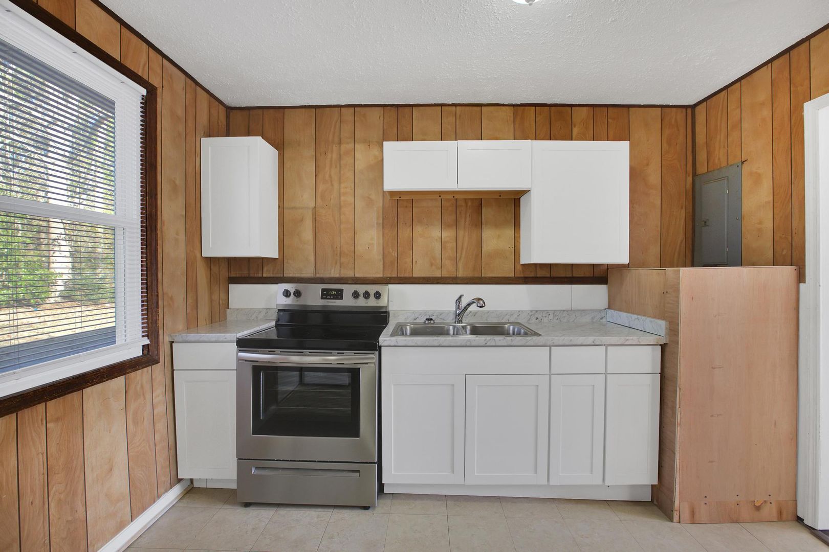1201 Davis Street 5 of 12