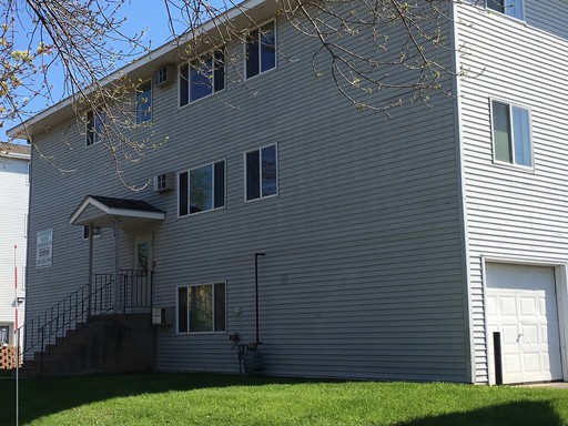 SCSU apt on 7th & 7th!! Close to SCSU campus! Garages available