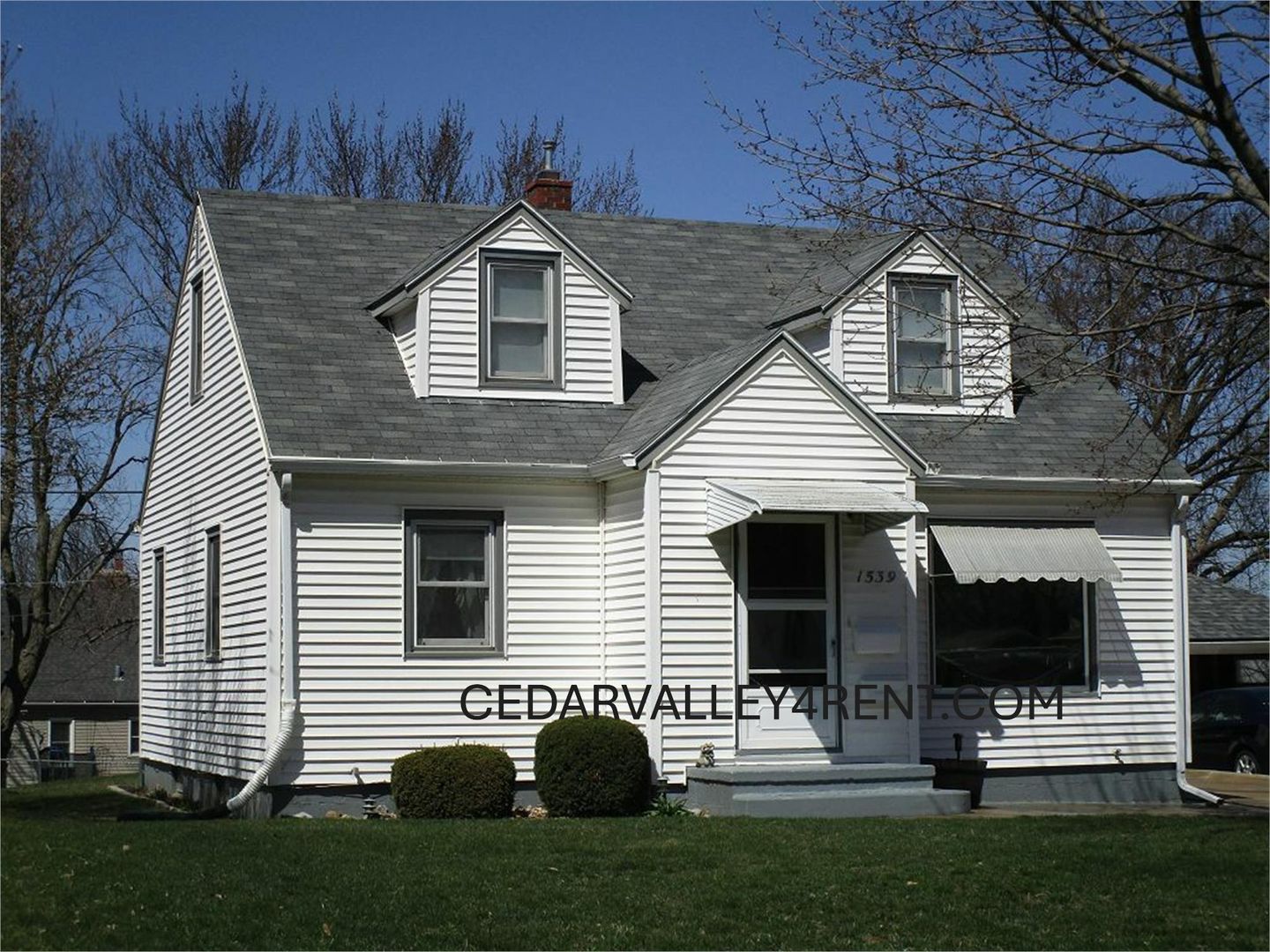 Waterloo House: 1539 Byron Ave