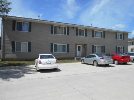 Waterloo Apartment: 800-850 Porter Dr