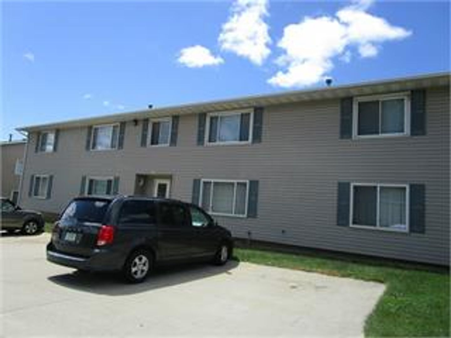 Waterloo Apartment: 3301-3349 Cobblestone Circle Apartments