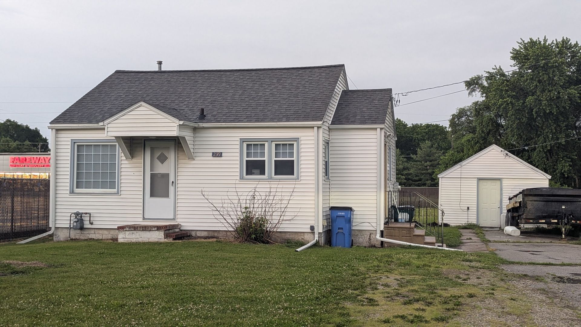 Evansdale House: 239 Evans Rd