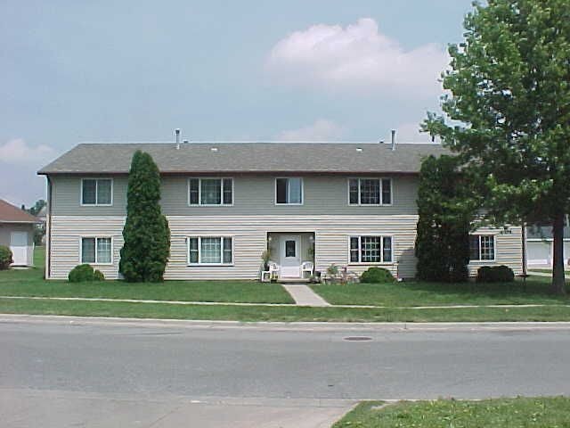 Waterloo Apartment: 221 Brookeridge Drive Waterloo, IA 50701