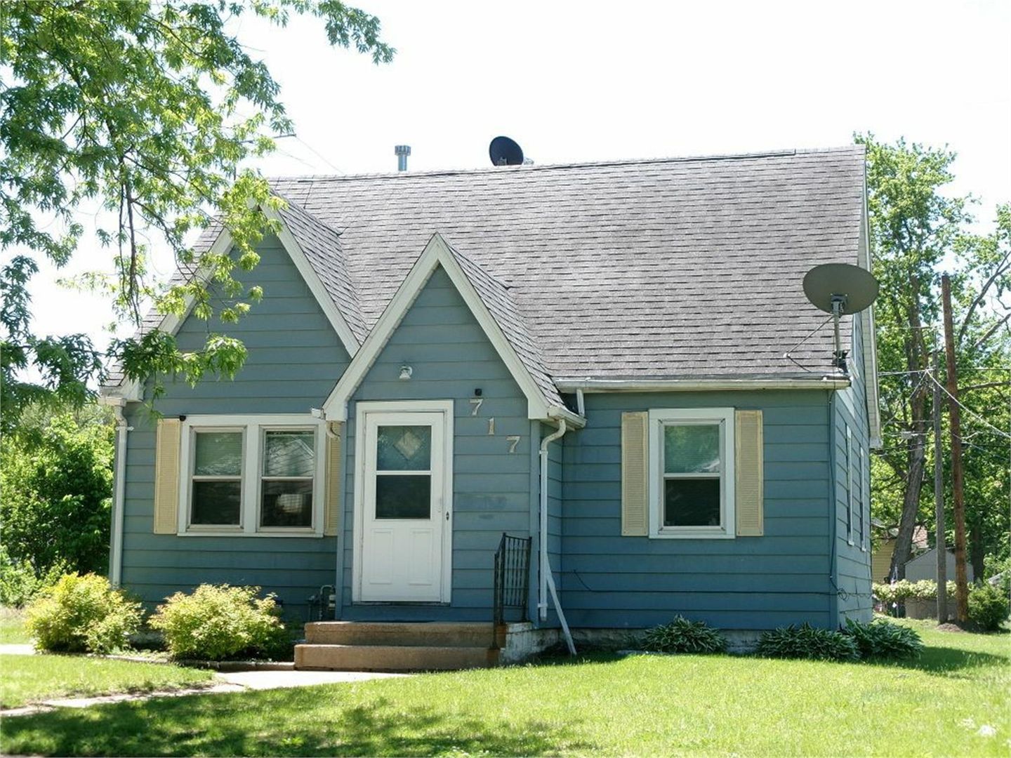 Waterloo House: 717 Dawson