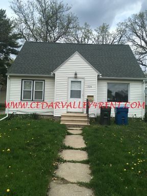 3 Bedroom 1 Bath Single Family Home 1324 Stratford Waterloo, IA – photo 1