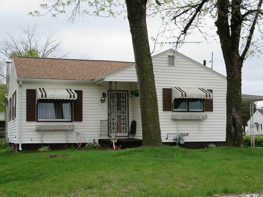 3 - 4 bedroom 1 1/2 Bath Single Family Home 302 Sherman Waterloo, IA – photo 1