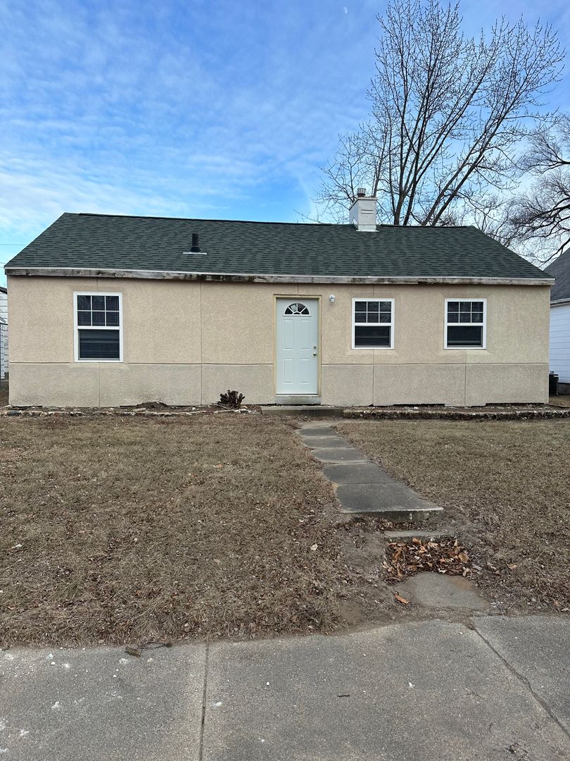 Waterloo House: 610 Sherman Ave