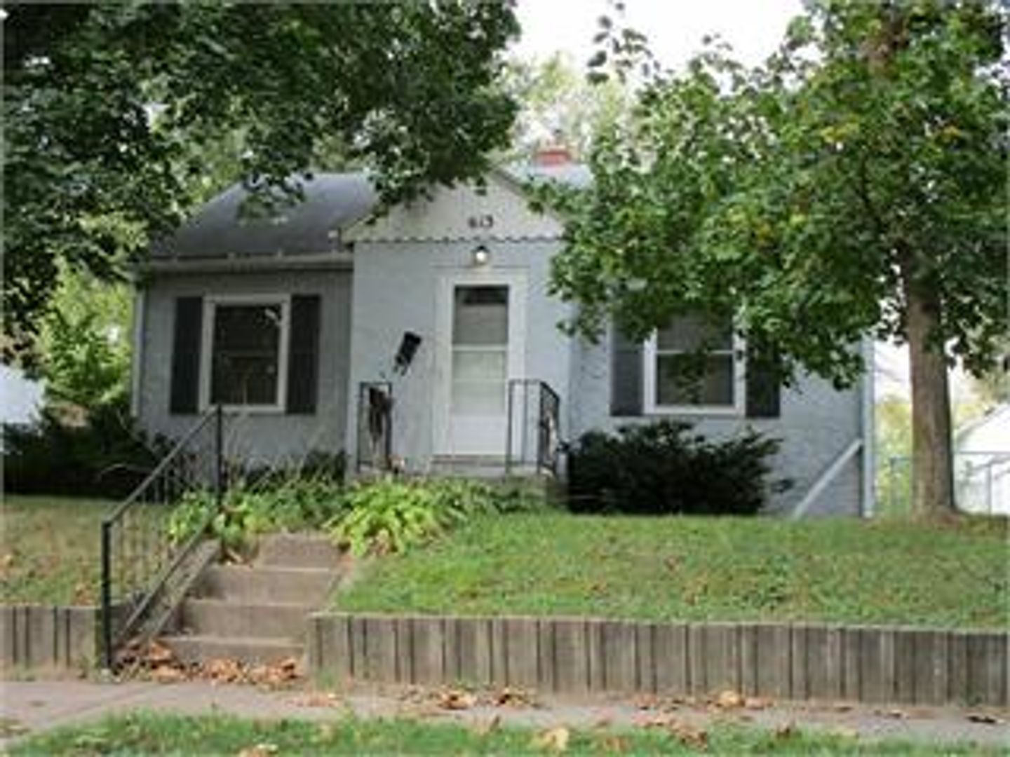 waterloo House: 613 Hope Ave.