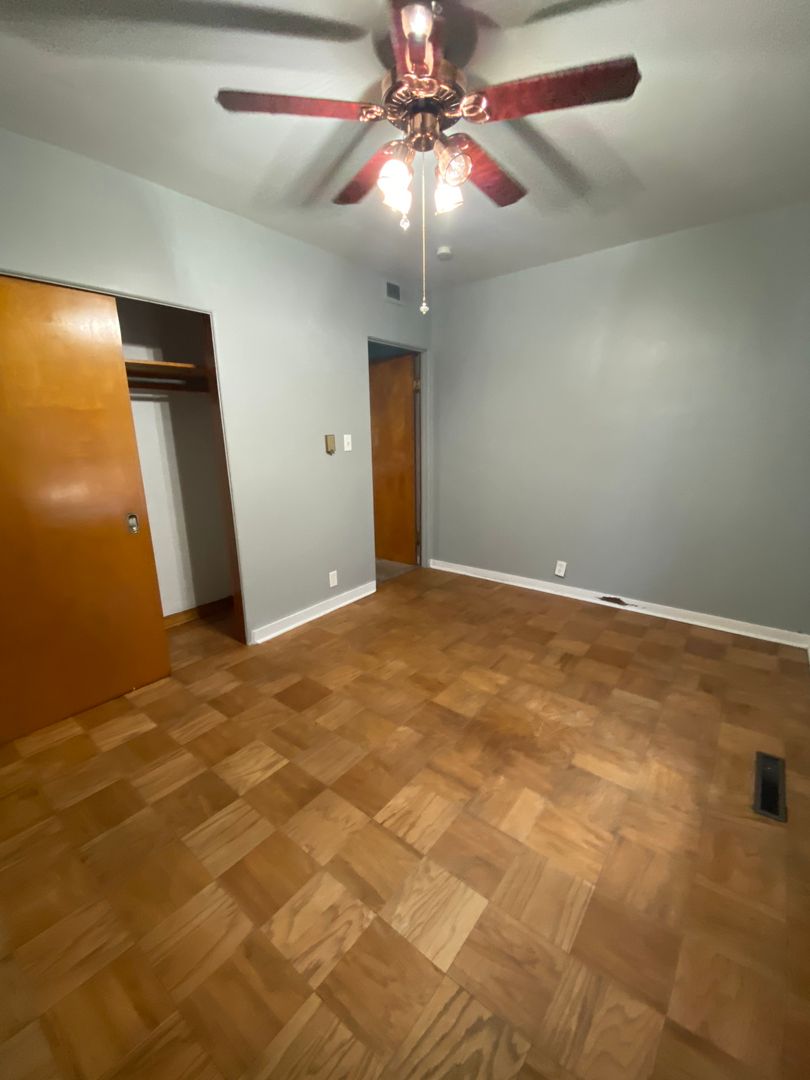 Waterloo House: 920 Ashland