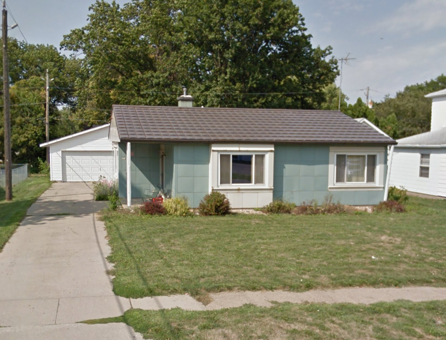 Waterloo House: 205 Byron Ave