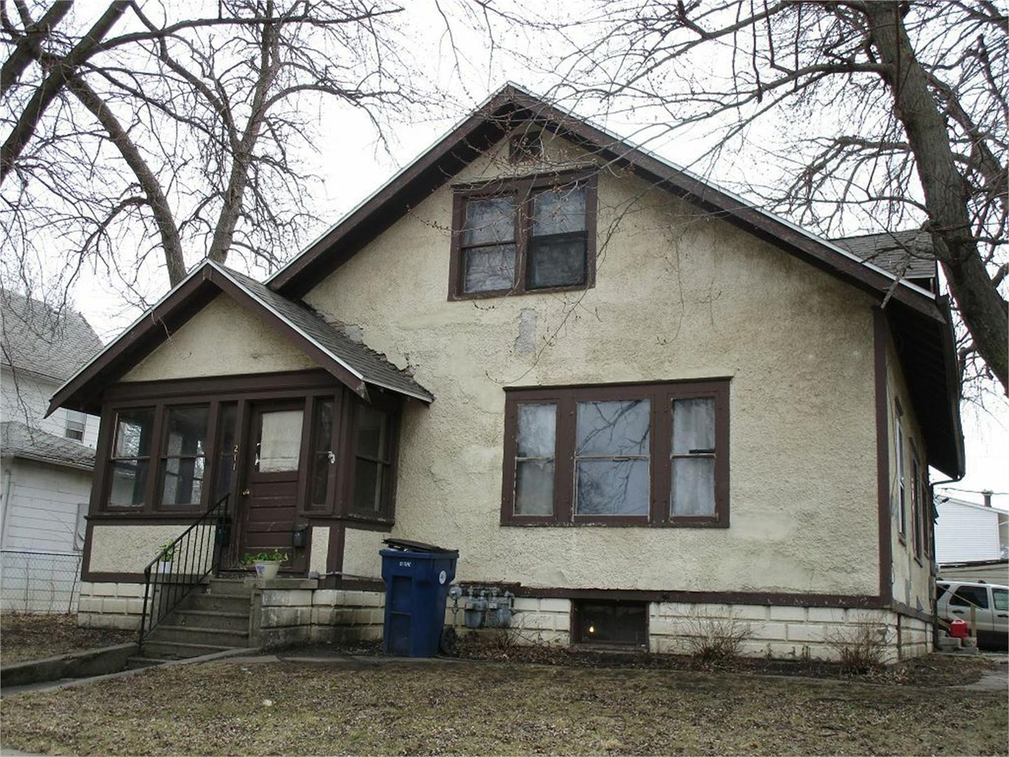 waterloo Apartment: 211 West Wellington