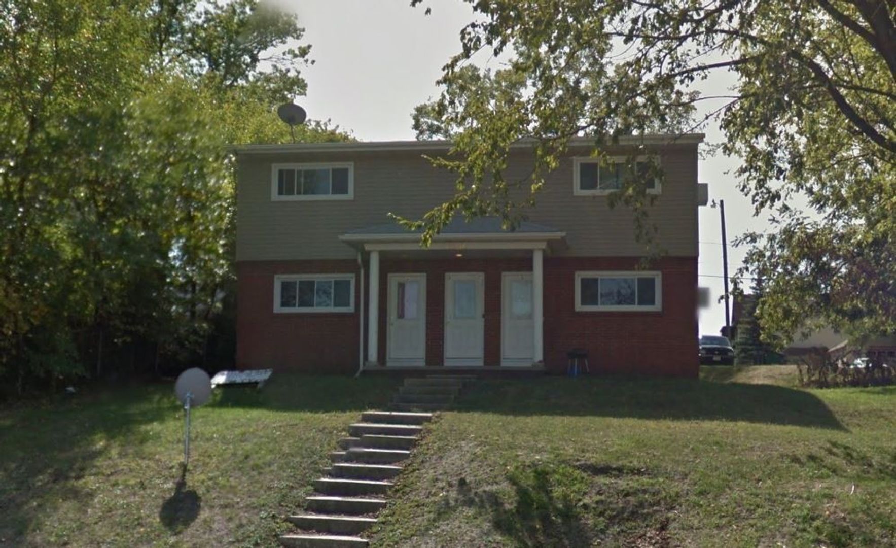 Waterloo Apartment: 1206 Washington Street A-D