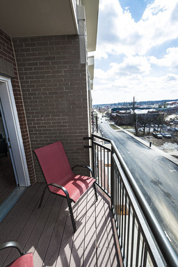 Listing photo thumbnail