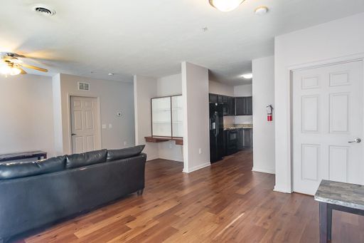 Listing photo thumbnail