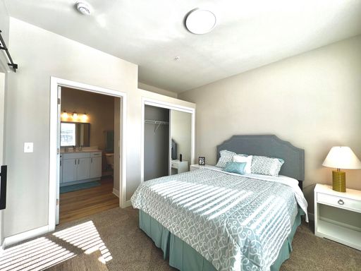 Listing photo thumbnail