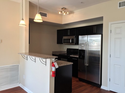 Vermont Street - 3 Bed, 3 Bath Townhome with Balcony – photo 1