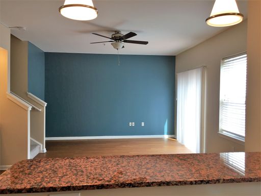 Wall Street - 5 Bed, 4 Bath Townhome – photo 1